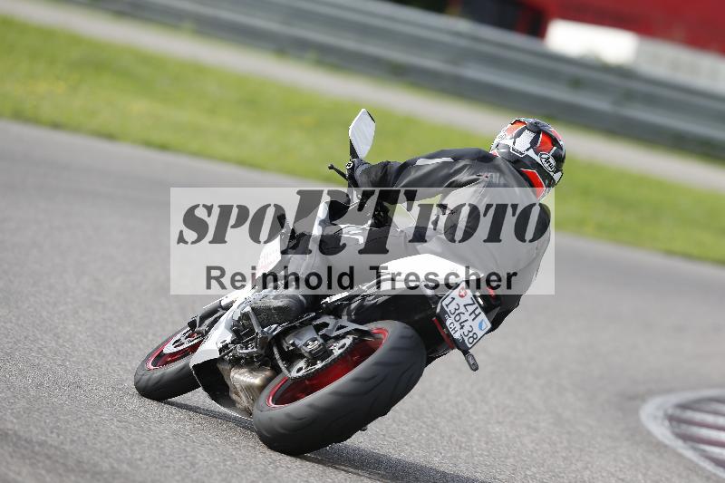 Archiv-2025/53 16.09.2025 Track Day Domi Aegerter ADR/Gruppe gelb/unklar